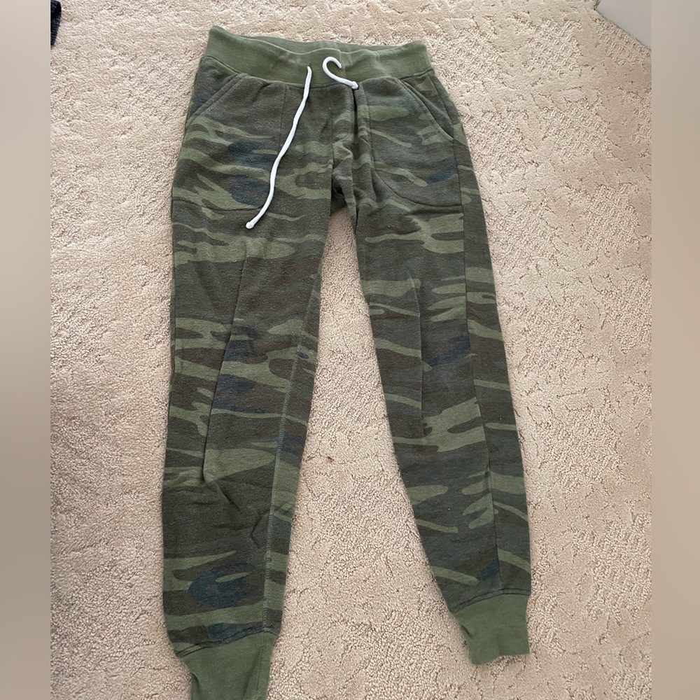 Alternative apparel camo sweatpants